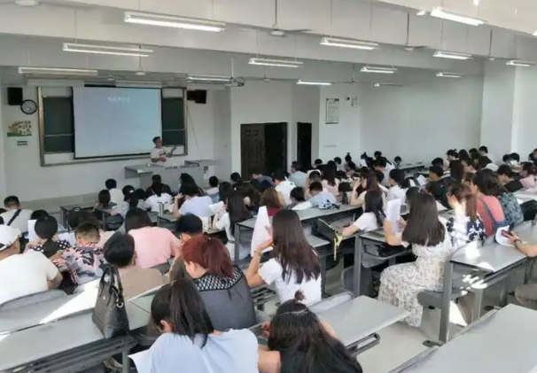 构建职业教育升学立交桥夯实产业
