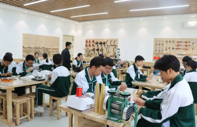 不只硬件条件提高教学质量也日新