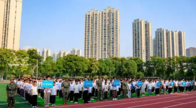 一场温暖的修行漫步校园德育如细