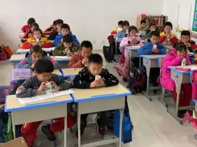 全部为了学生进一步触碰和感知到