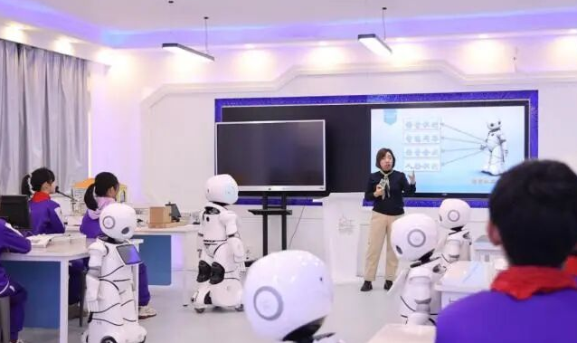 建造先行者多举措构建大科学教育