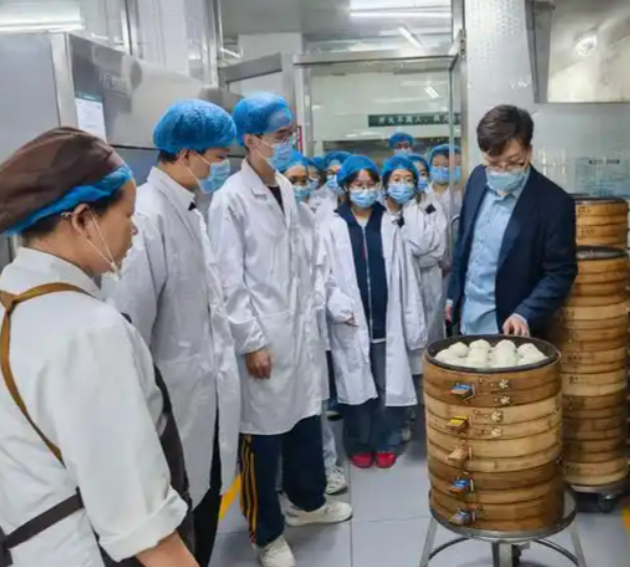 高度重视中小学校园食品安全全市