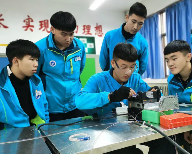 资源上的简略叠加更是对工作教育