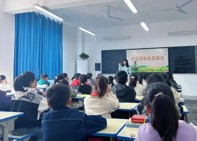 让在展现中形塑严设变迁学让学生
