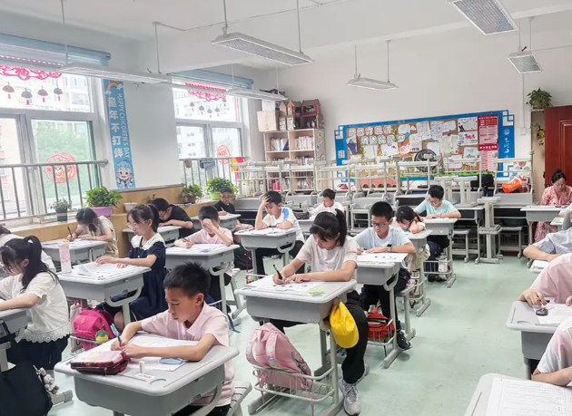 幼儿园以生活化游戏化课程为中心