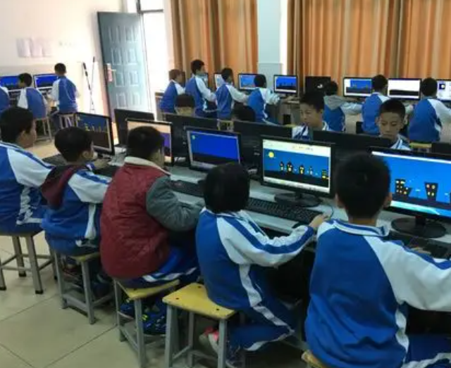 实景教育沉溺式科创体会精准教育
