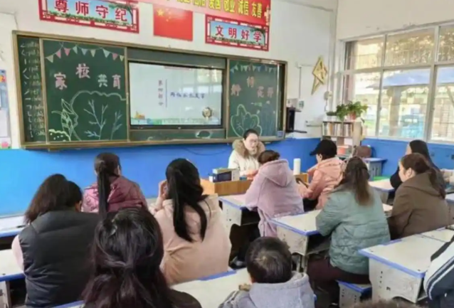 补齐亲情家长教育不是家庭单打独
